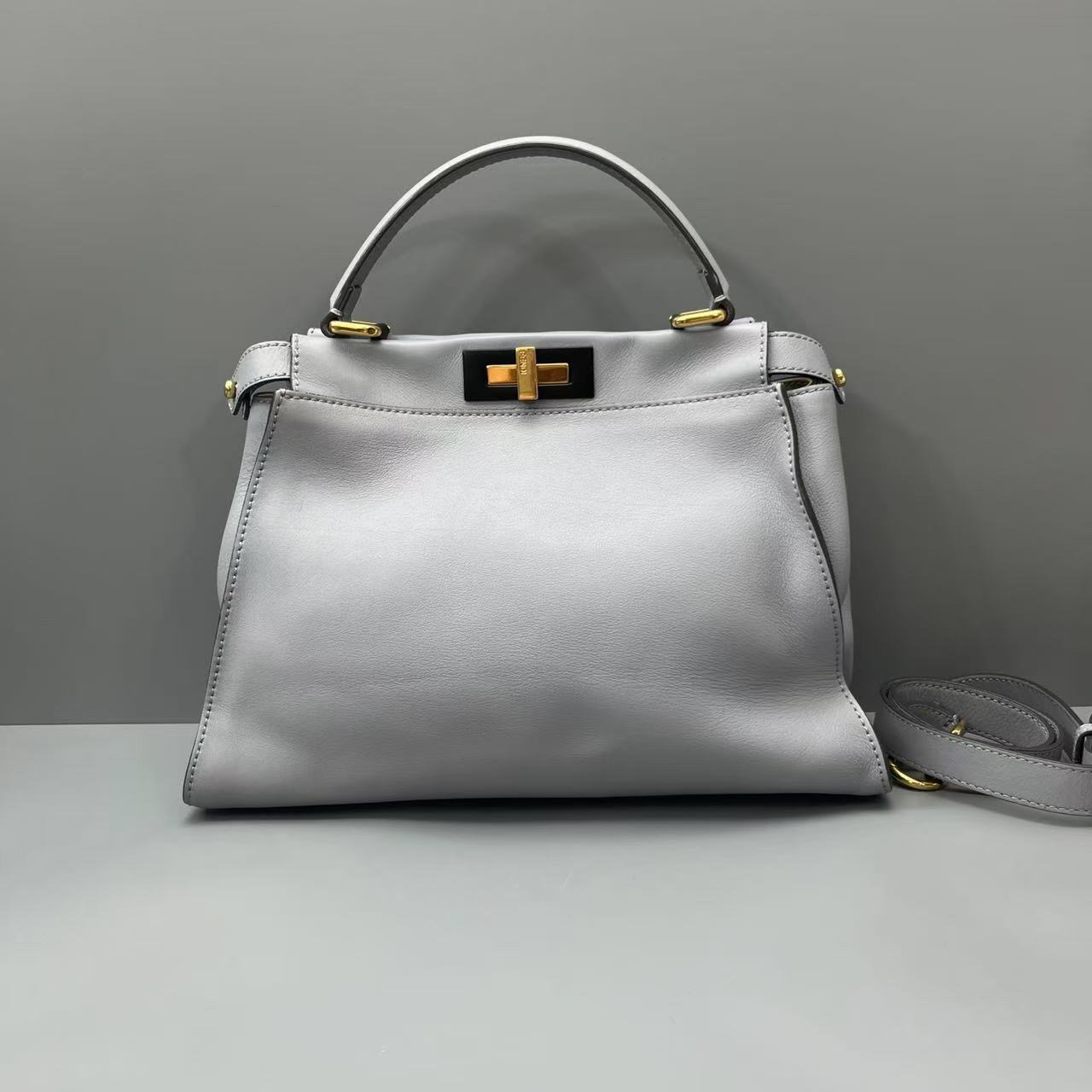 95新 FENDI/芬迪 Peekaboo中号通勤包 尺寸34*24 SV15555