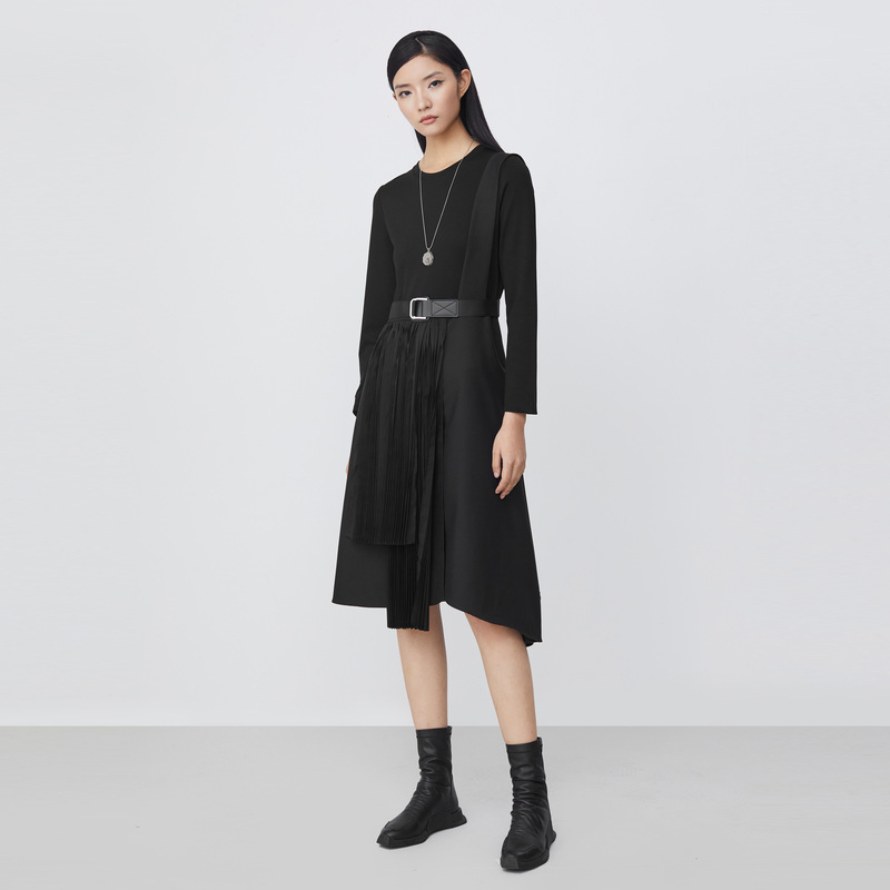 S·DEER轻奢百搭优雅休闲百搭圆领收腰抽褶不规则连衣裙S21481225