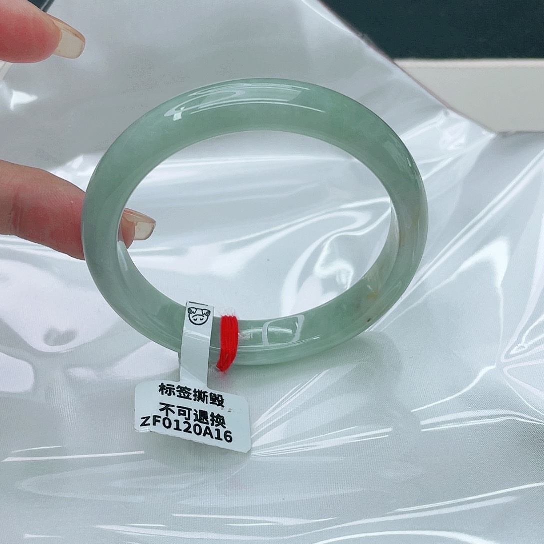 翡翠手镯未镶嵌正55.5