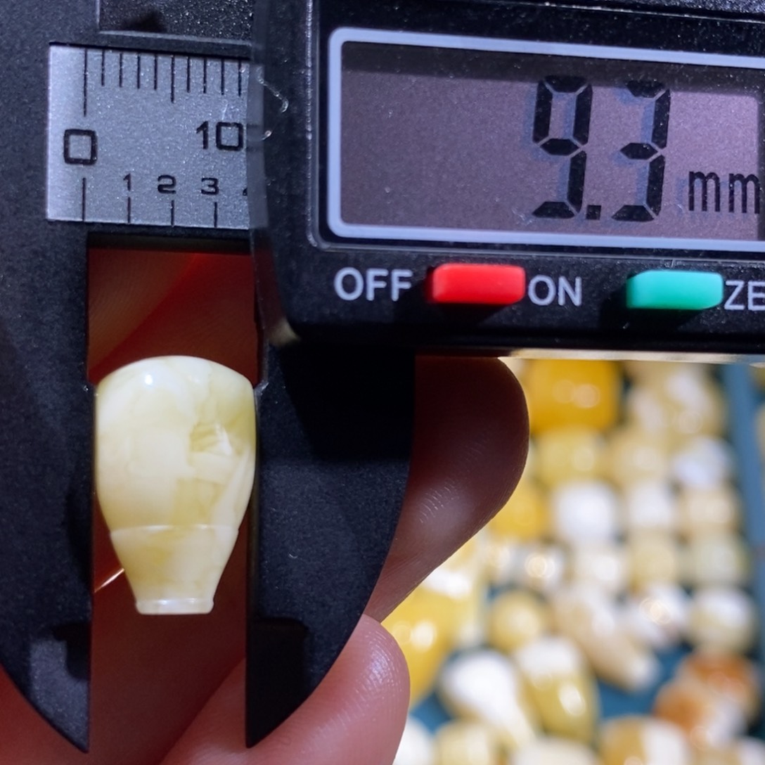 蜜蜡裸石未镶嵌配饰