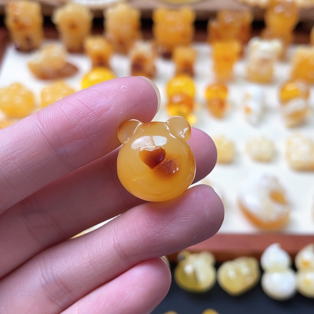 琥珀珠宝奇石未镶嵌