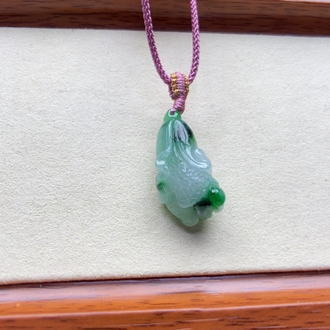 翡翠颈饰未镶嵌吊坠