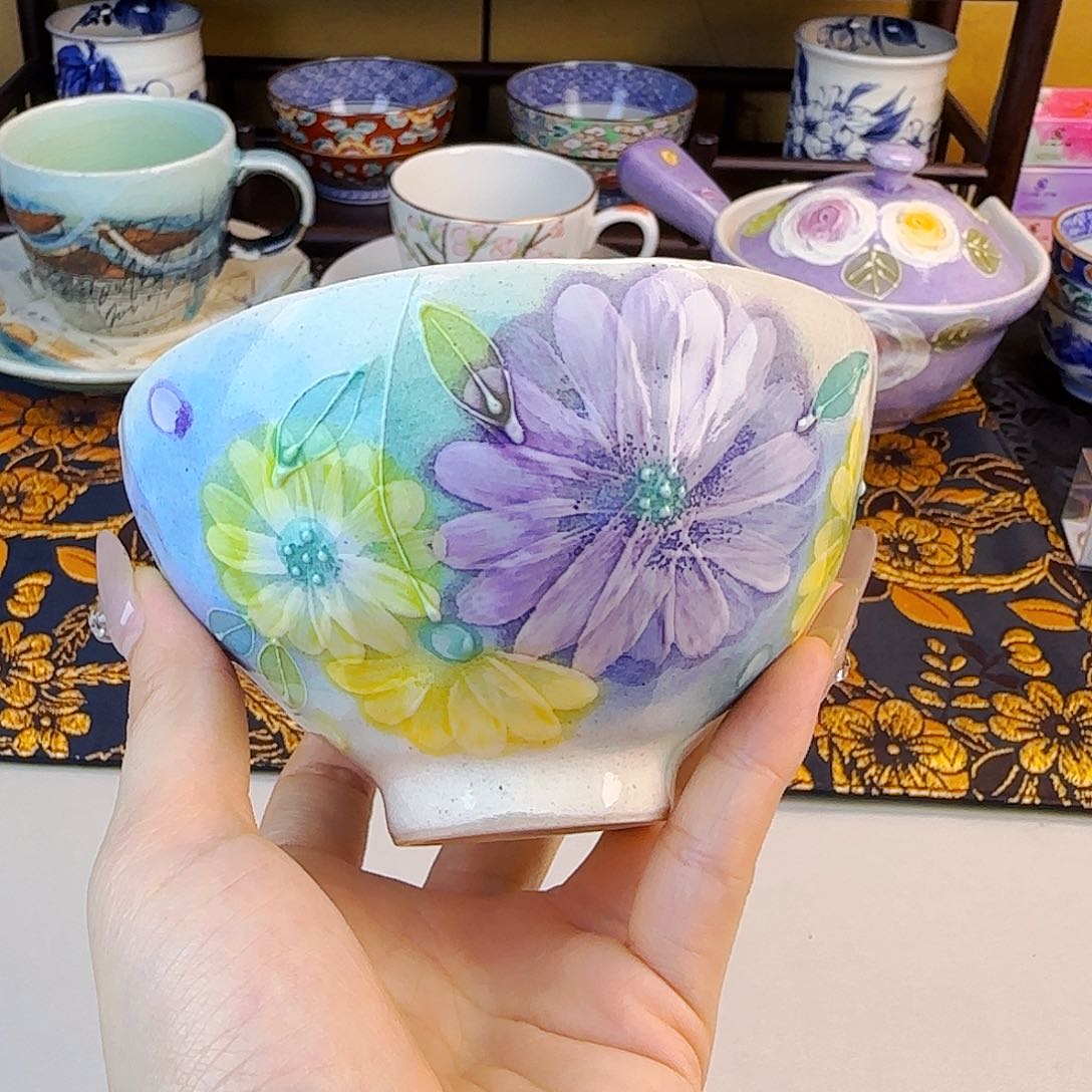 他家茶具瓷器真美！