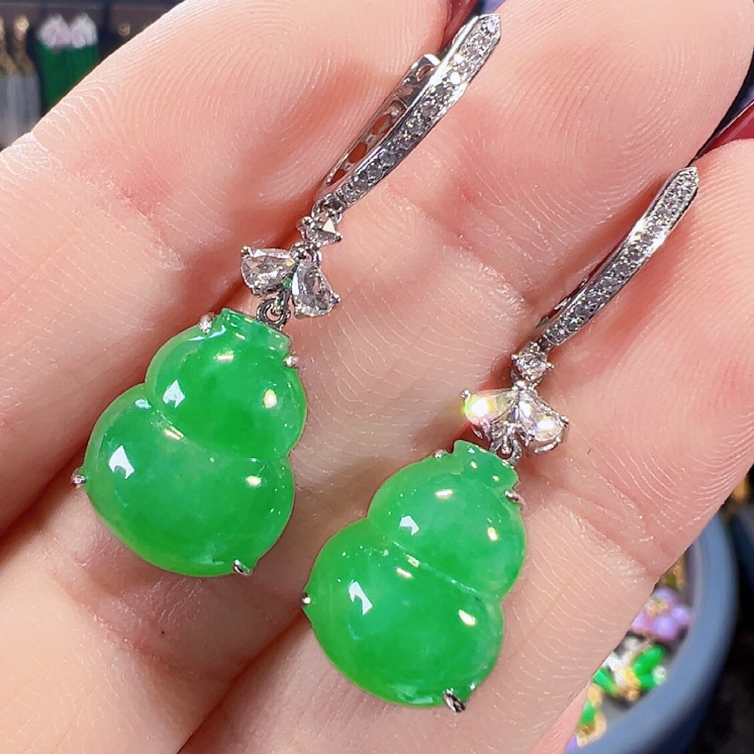 翡翠18K金镶嵌耳饰签收后24小时鉴赏期