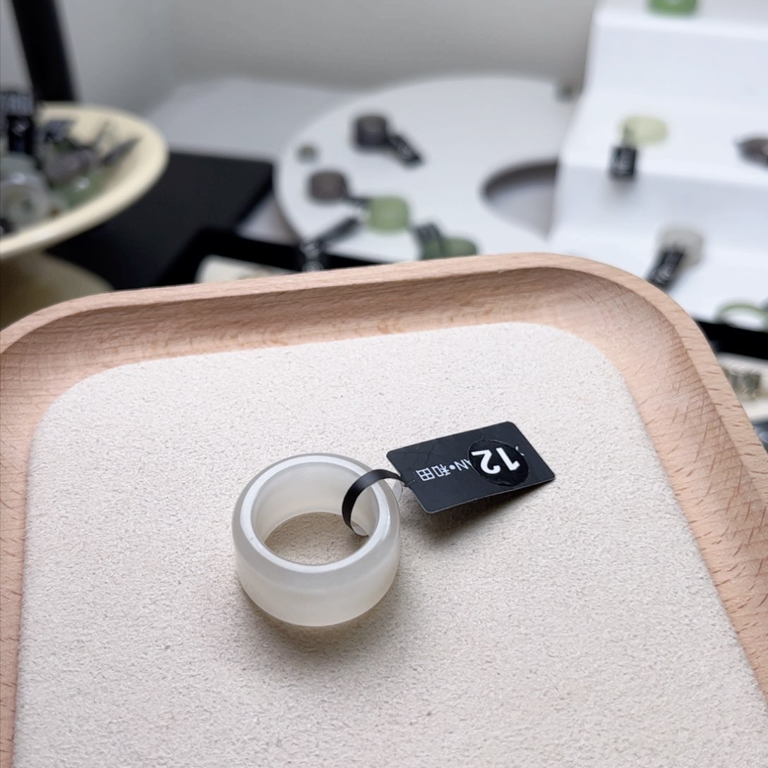 和田玉戒指未镶嵌做**姐