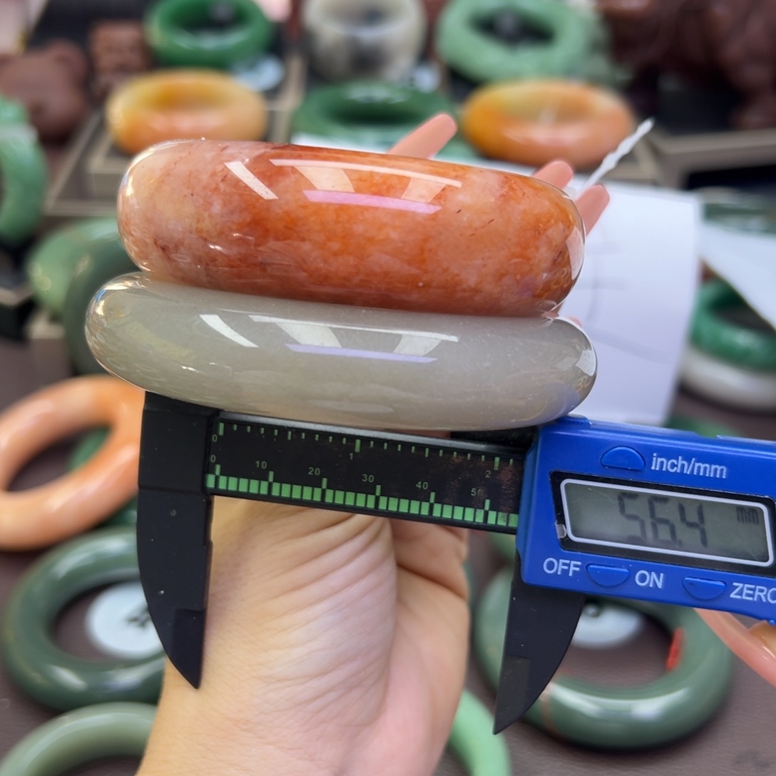 未镶嵌手镯石英岩玉