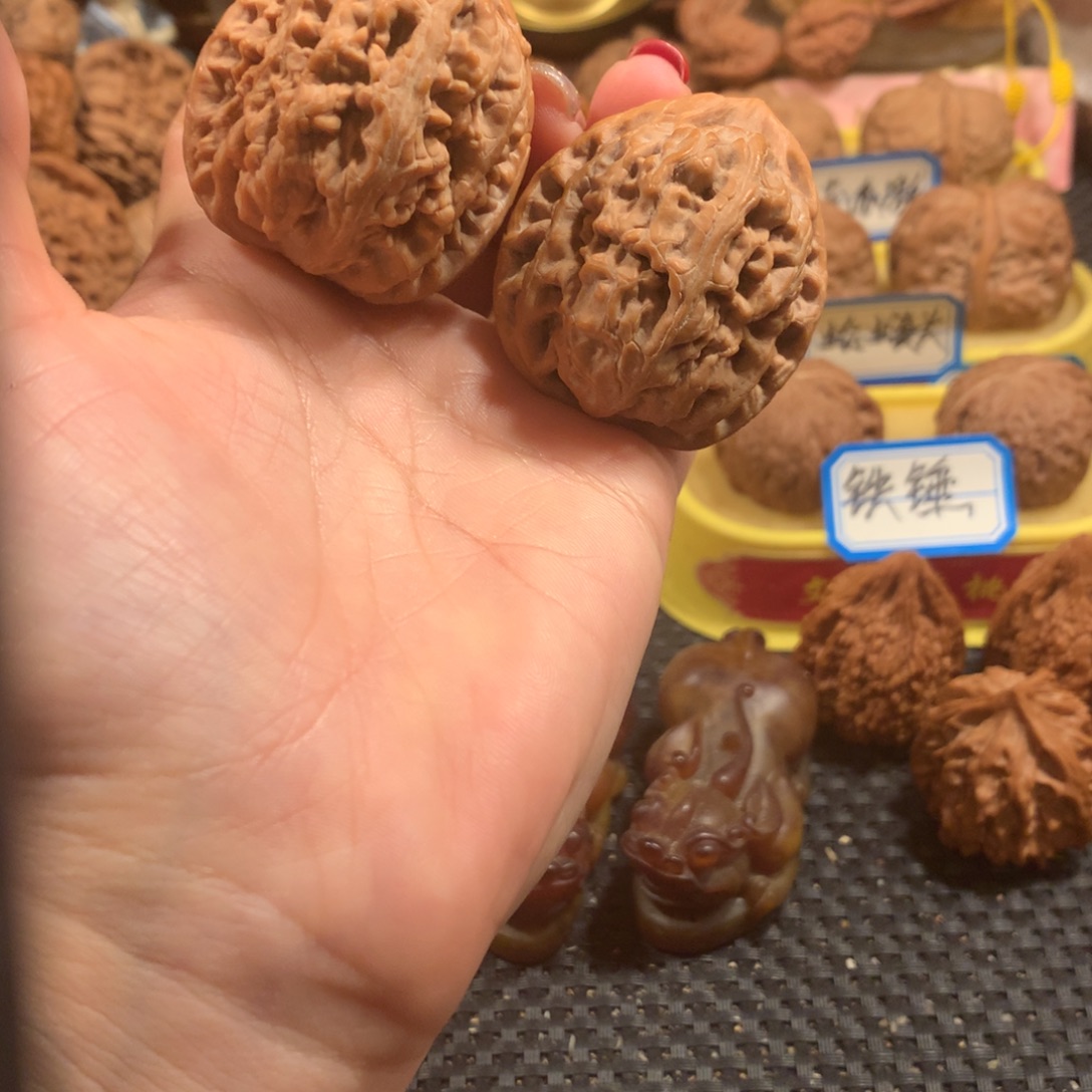 文玩核桃把件红锦鲤