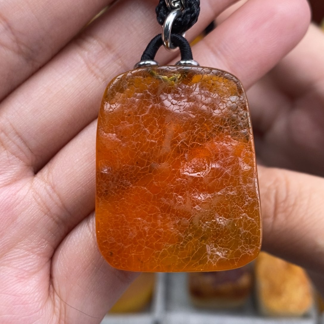 琥珀吊坠(赠链)未镶嵌