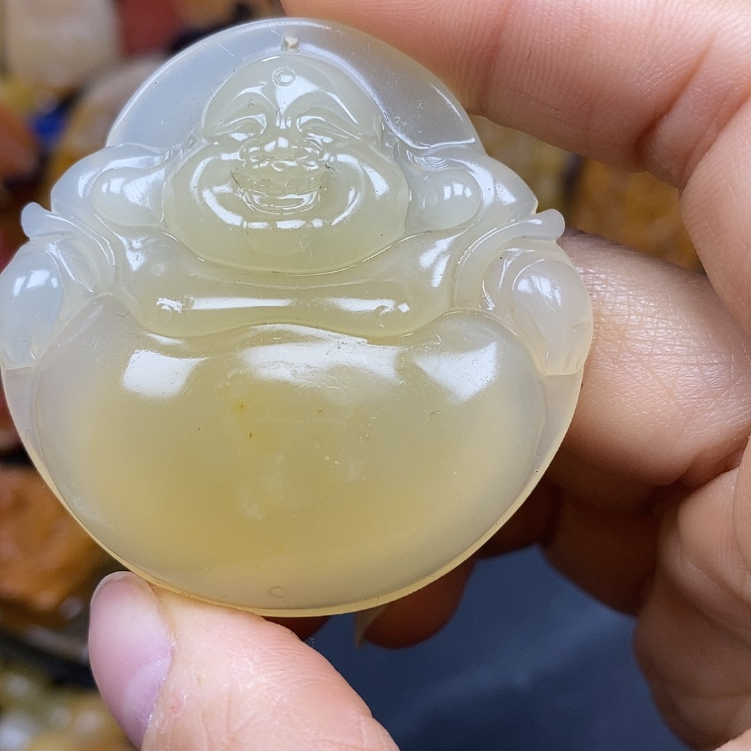 石英质玉（黄龙玉）颈饰未镶嵌