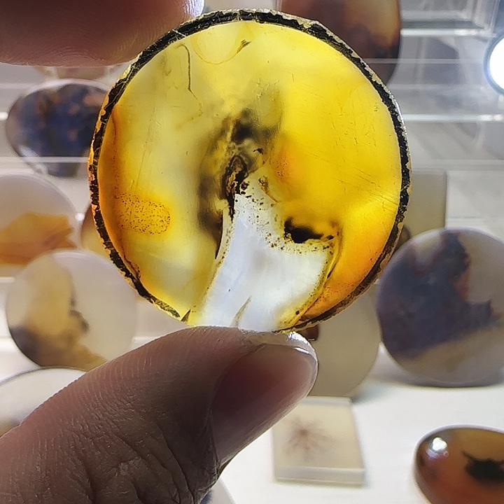 玛瑙/玉髓未镶嵌珠宝奇石