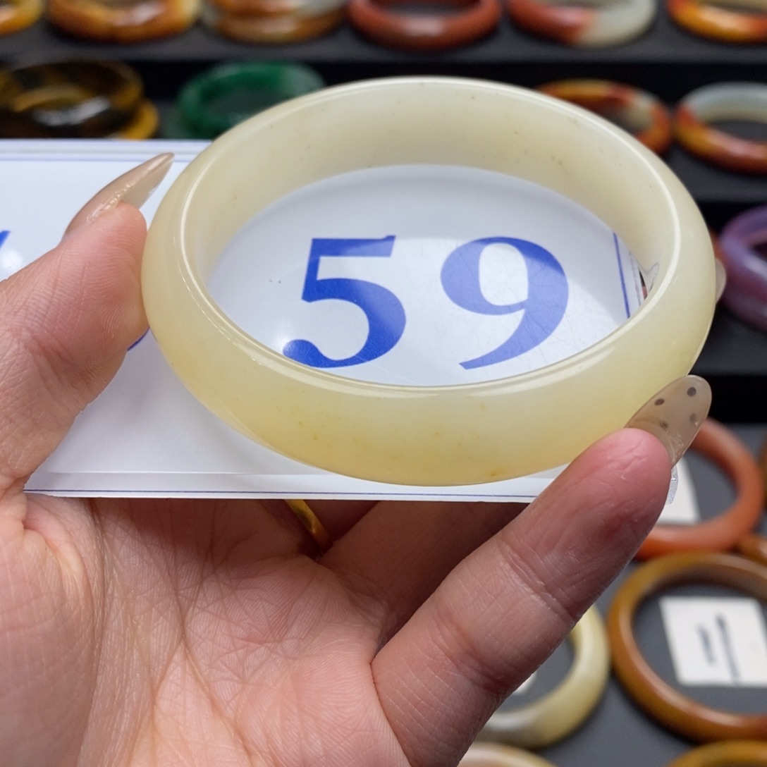 石英质玉（黄龙玉）手镯未镶嵌