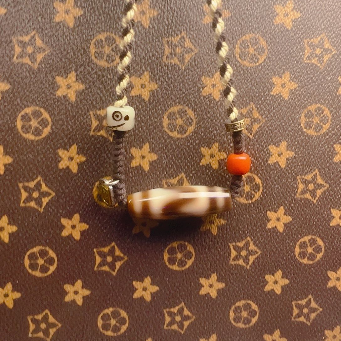 玛瑙/玉髓颈饰合金