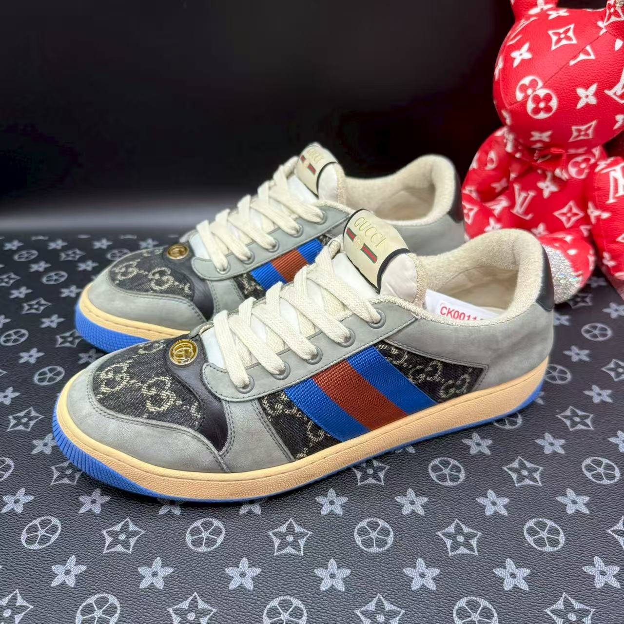 95新 GUCCI/古驰 男士时尚灰黑老花蓝底脏脏鞋41欧码 lz360