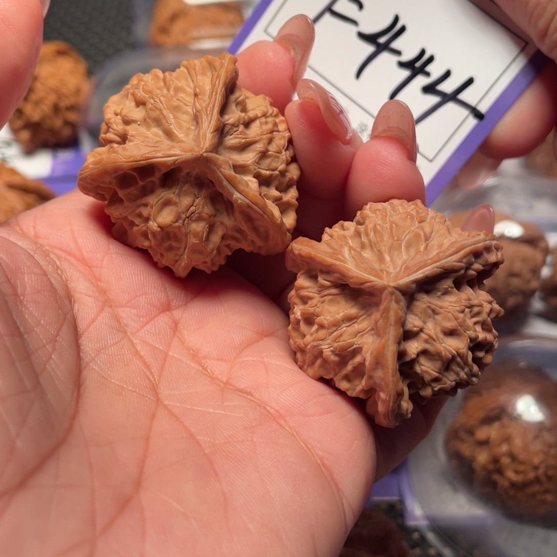 文玩核桃把件444号盘山三棱38