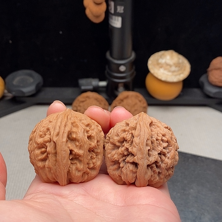 用***8文玩核桃吊坠38尺粗筋