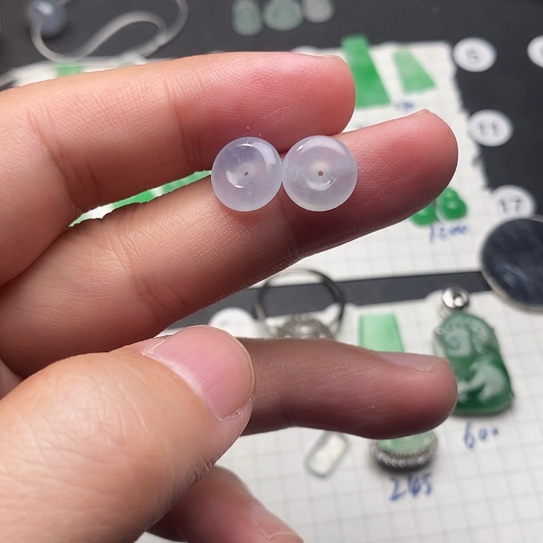 翡翠颈饰未镶嵌扣子