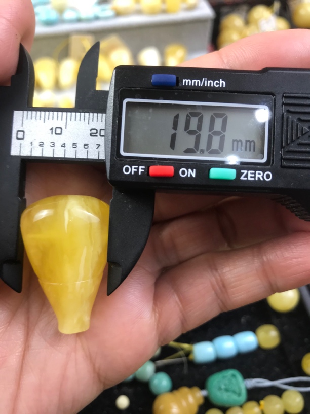 原矿蜜蜡俄料鸡油黄三通19.8mm4号