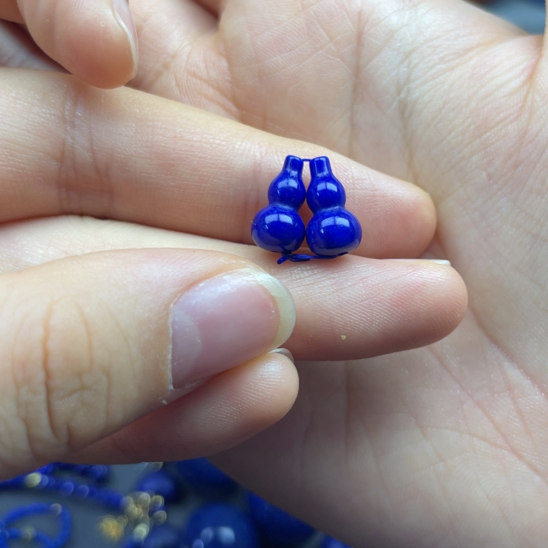 青金石未镶嵌小葫芦