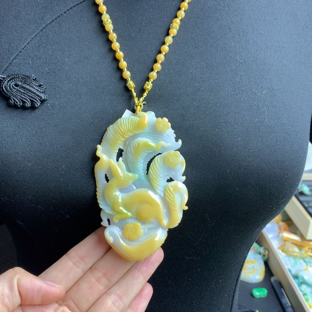 翡翠颈饰未镶嵌翡翠