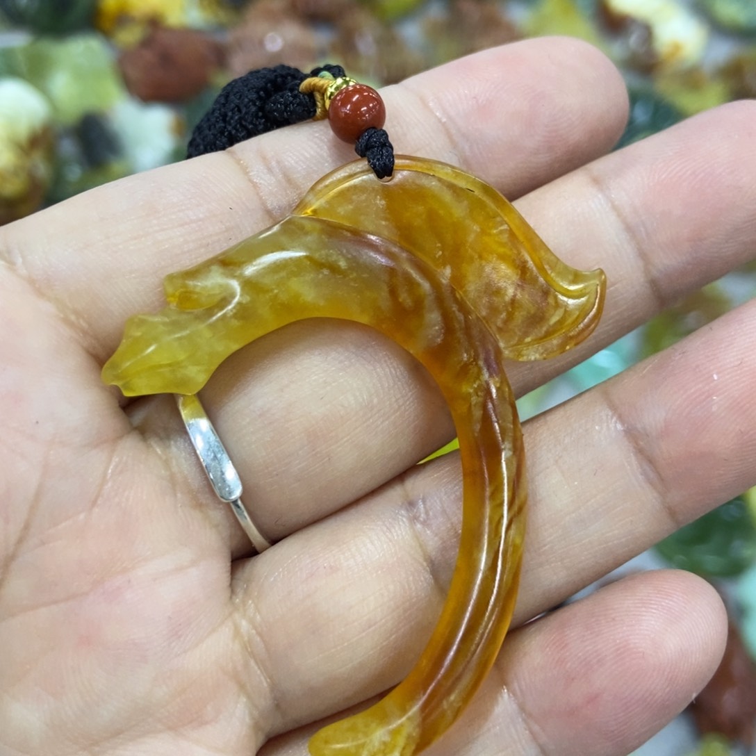未镶嵌蛇纹石玉挂件