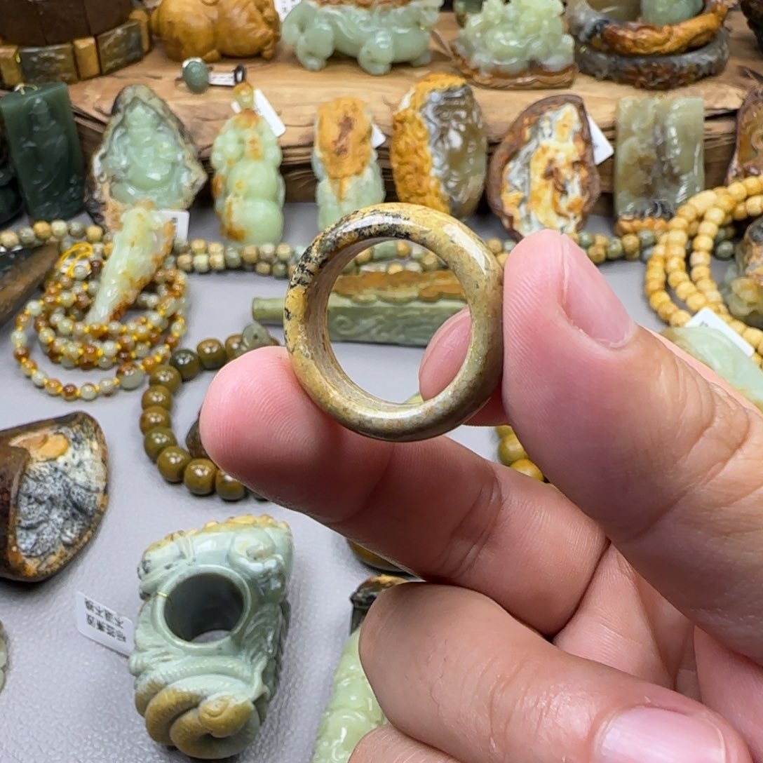 岫岩河磨玉（透闪石质玉）未镶嵌珠宝奇石