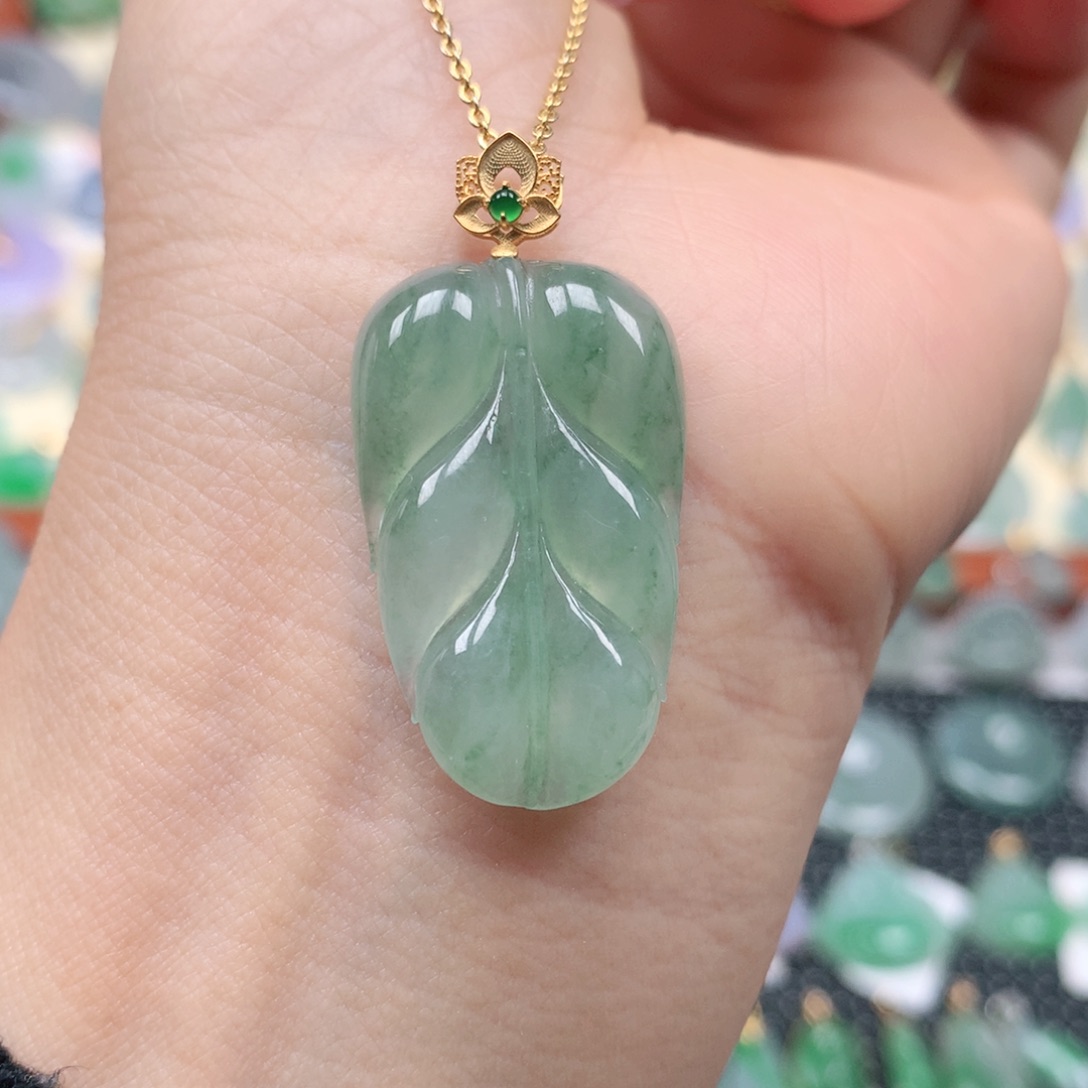【闪购商品】翡翠吊坠(不含链)18K金镶嵌
