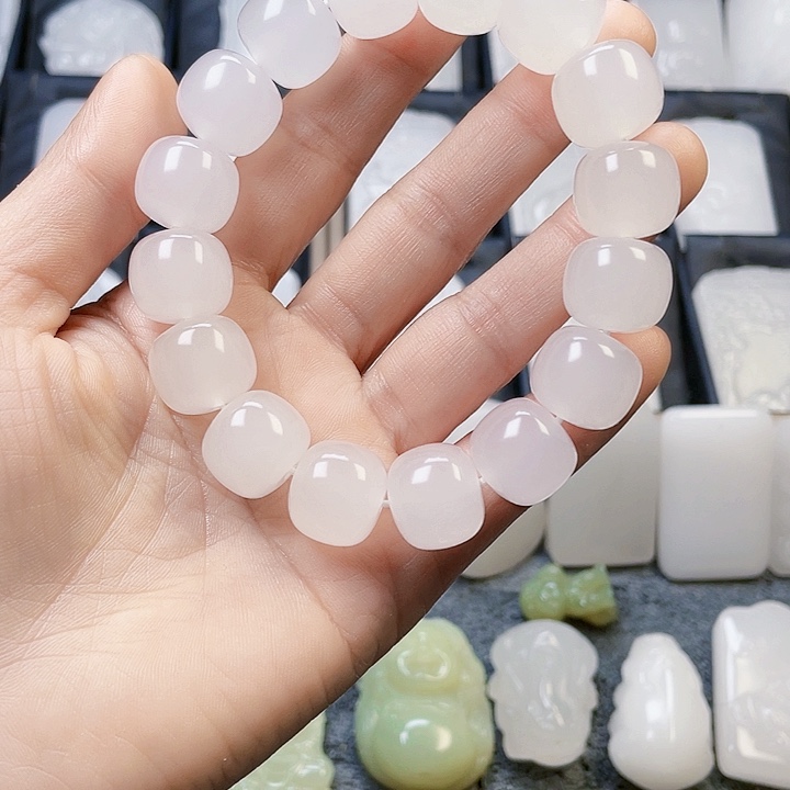 石英质玉（金丝玉）颈饰未镶嵌六*?