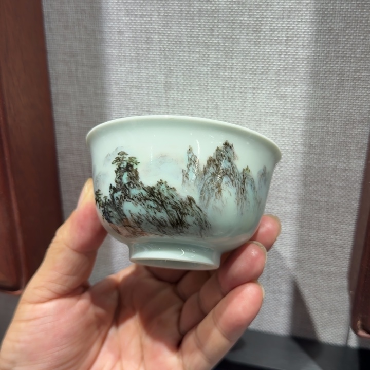 江葆华-青绿山水柴主人杯