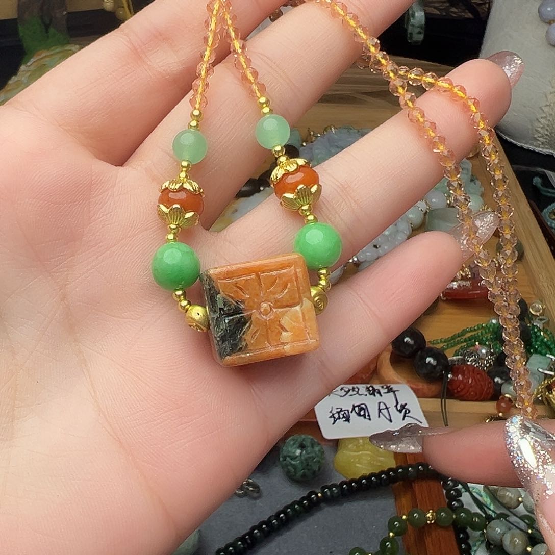 翡翠吊坠(赠链)未镶嵌吊坠6