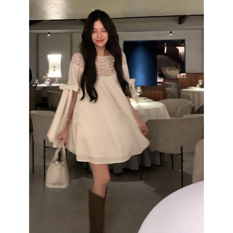 施薇靓 12/10   心动丝绒局  丝绒花边上衣/奶绒蝴蝶结蕾丝连衣裙