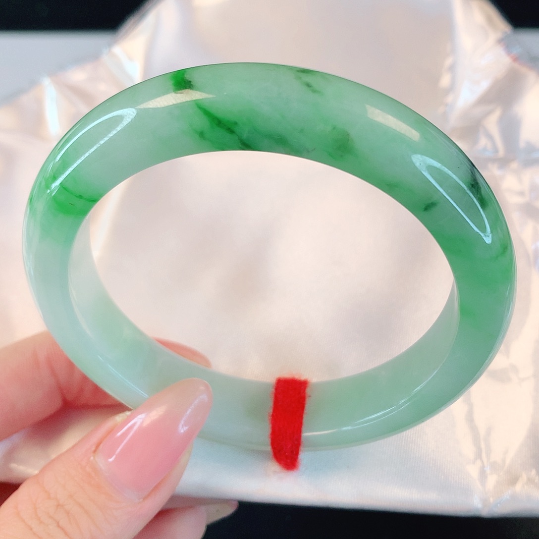 翡翠手镯未镶嵌1084翡翠
