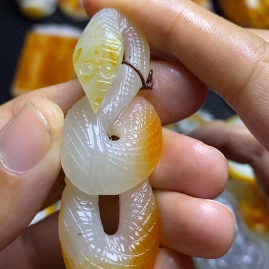 和田玉颈饰未镶嵌