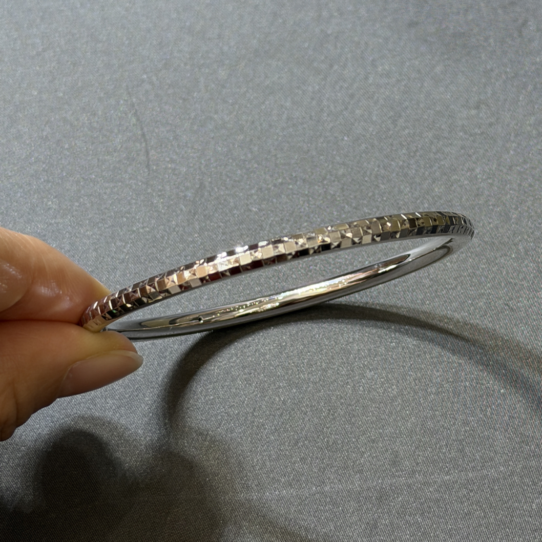 铂金Pt950车花菱格铂金经典圆圈固口镯17.51