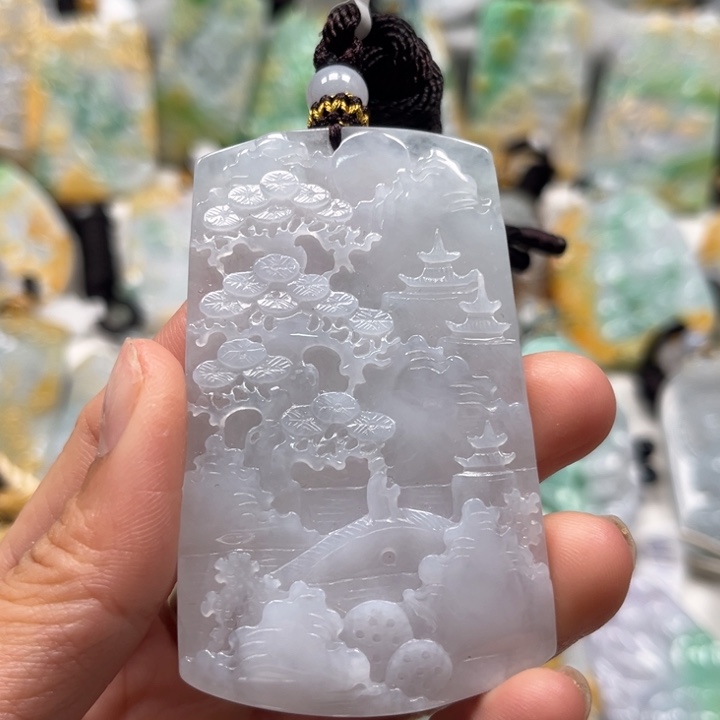 翡翠未镶嵌颈饰挂件