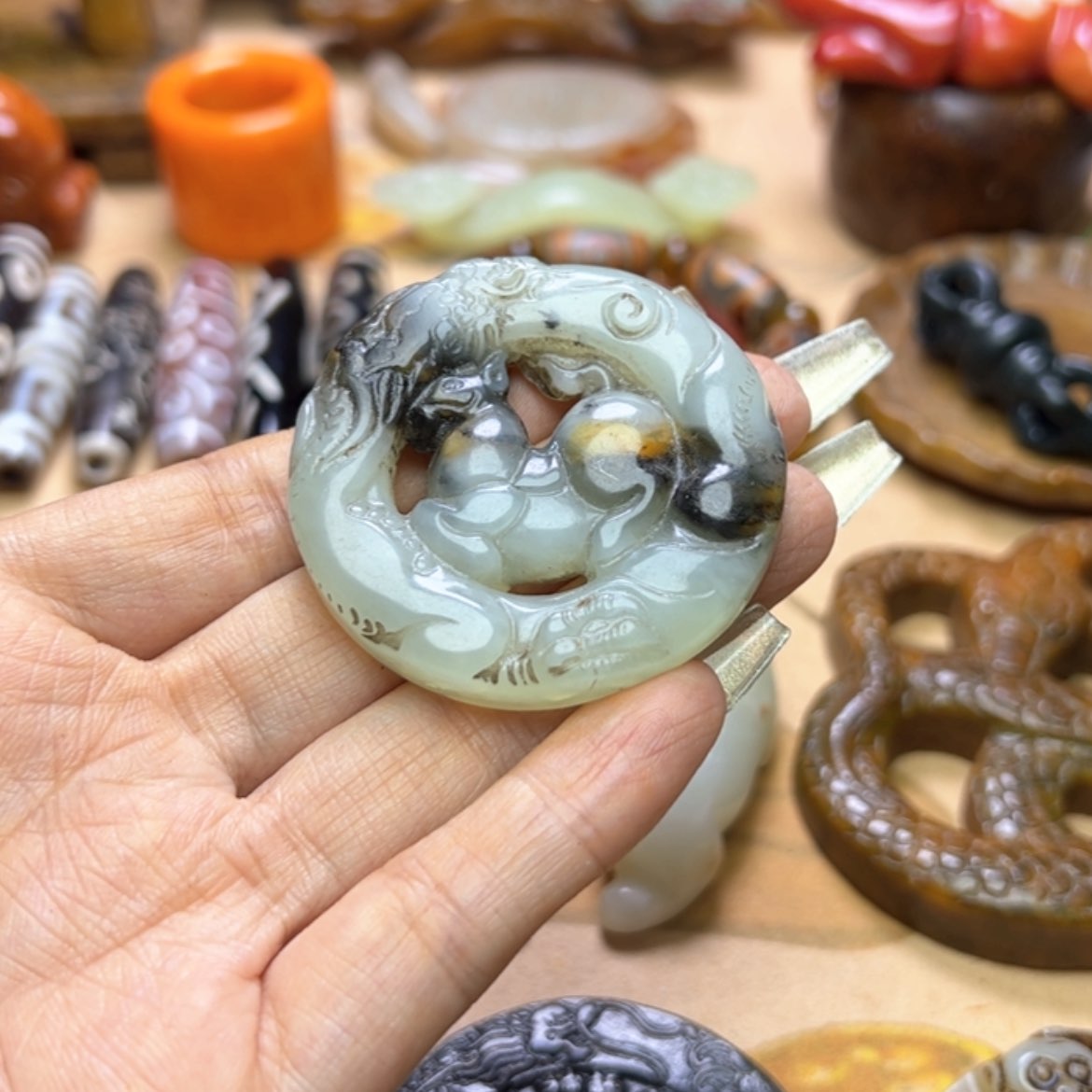 【闪购商品】蛇纹石玉颈饰未镶嵌