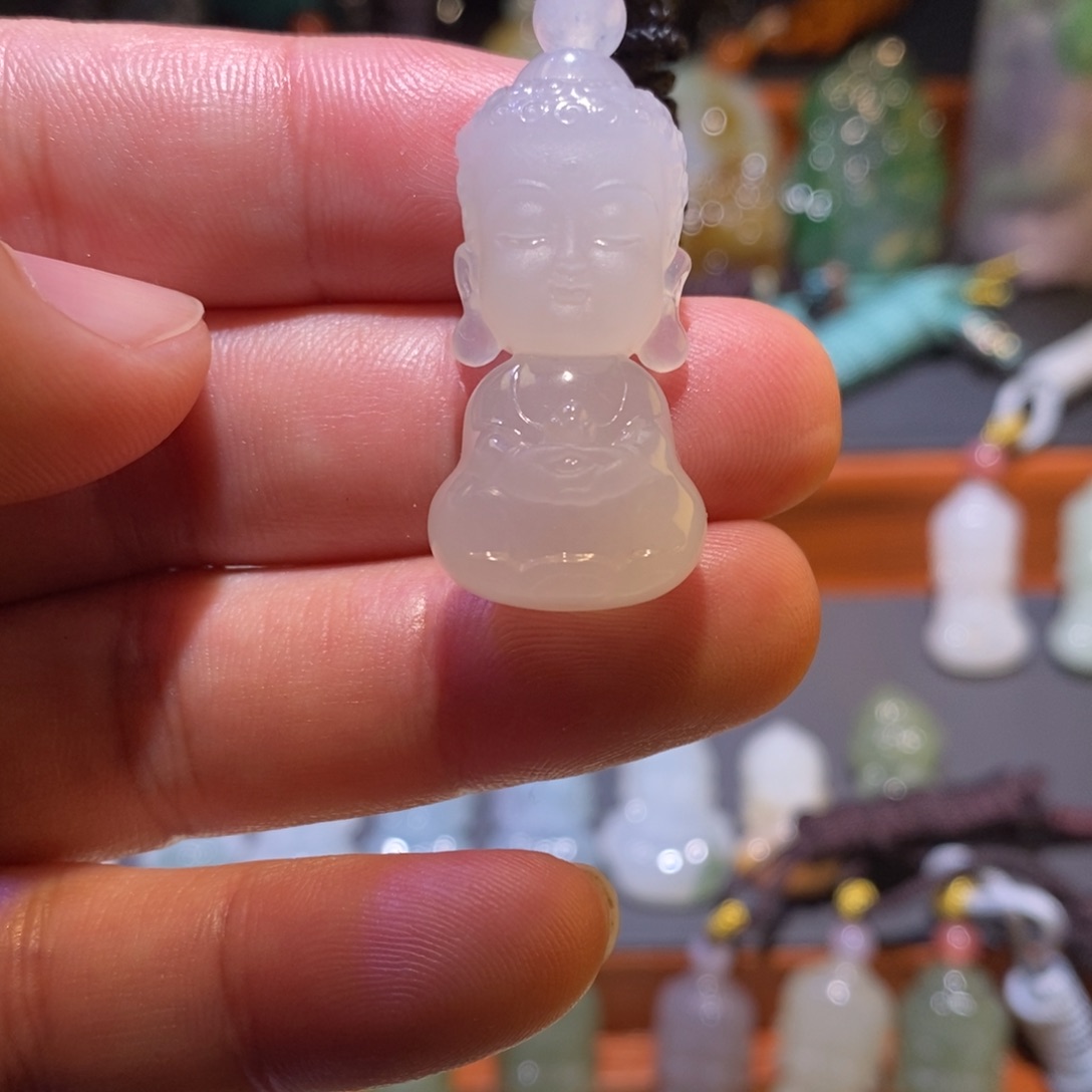 翡翠颈饰未镶嵌今天特价阿弥宝宝