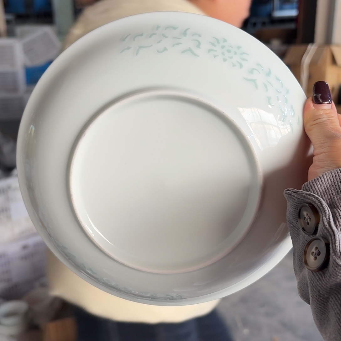 白瓷景德镇青盘两个微瑕无底款画片不定