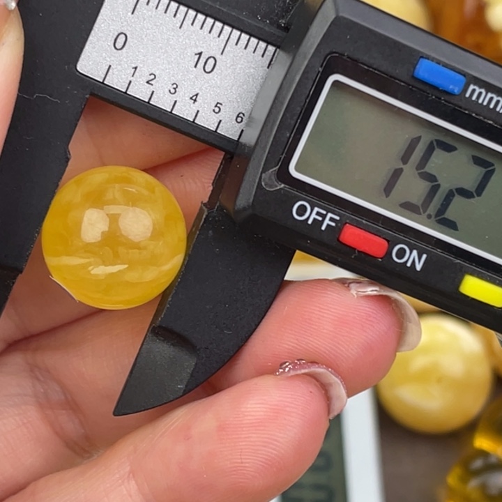 蜜蜡未镶嵌裸石微瑕432