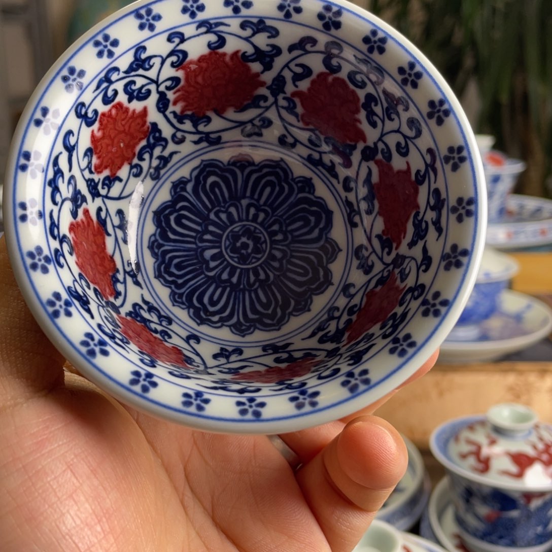 釉里红缠枝莲压手杯满工