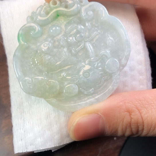 翡翠未镶嵌颈饰缅甸A货，每天下午1点半开播