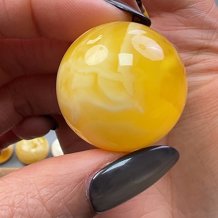 蜜蜡未镶嵌珠宝奇石