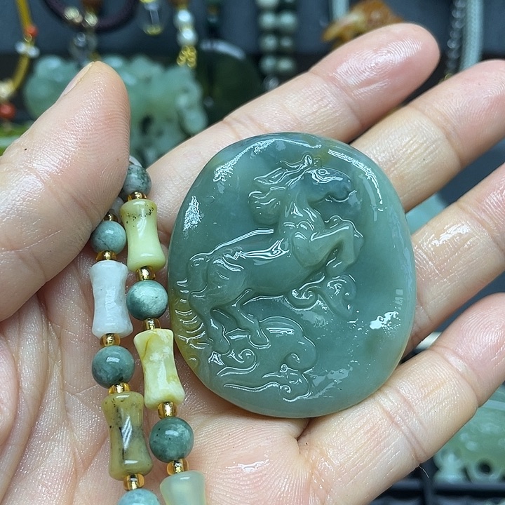 未镶嵌蛇纹石玉颈饰