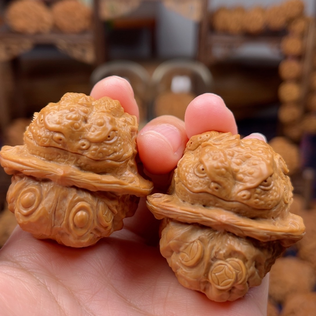 核桃把件蛇蟾一对