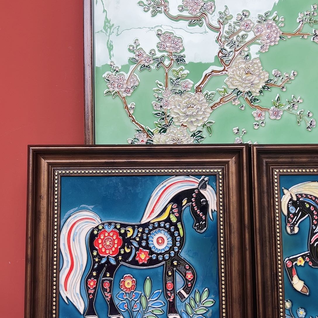 ****️琉璃手工艺品马的挂画白色尾巴