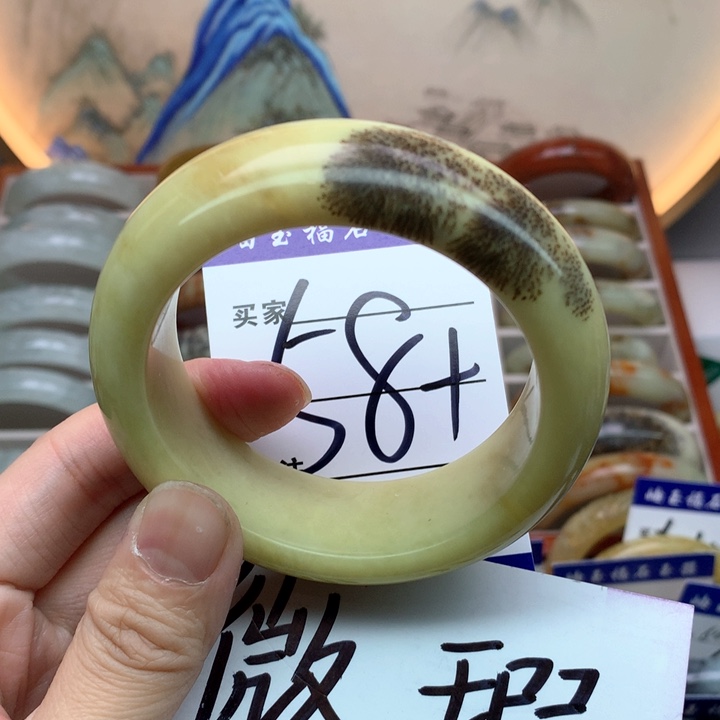 蛇纹石玉手镯未镶嵌