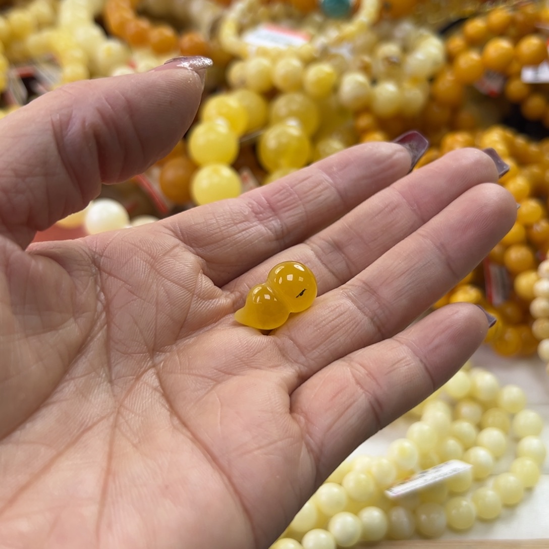 琥珀珠宝奇石未镶嵌