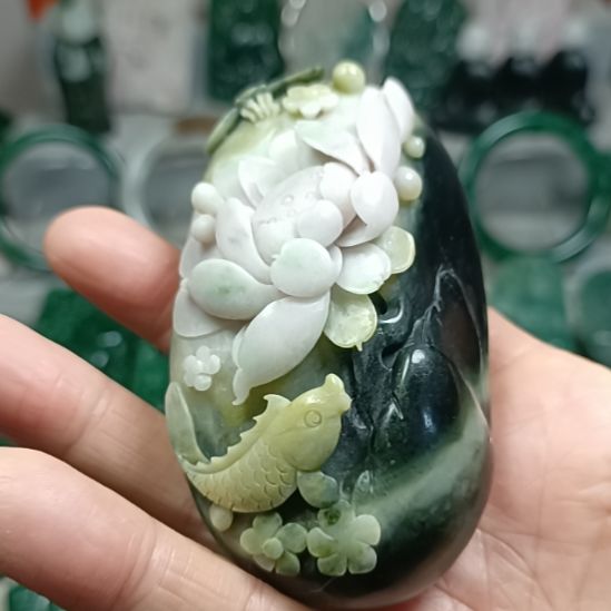 独山玉未镶嵌把玩