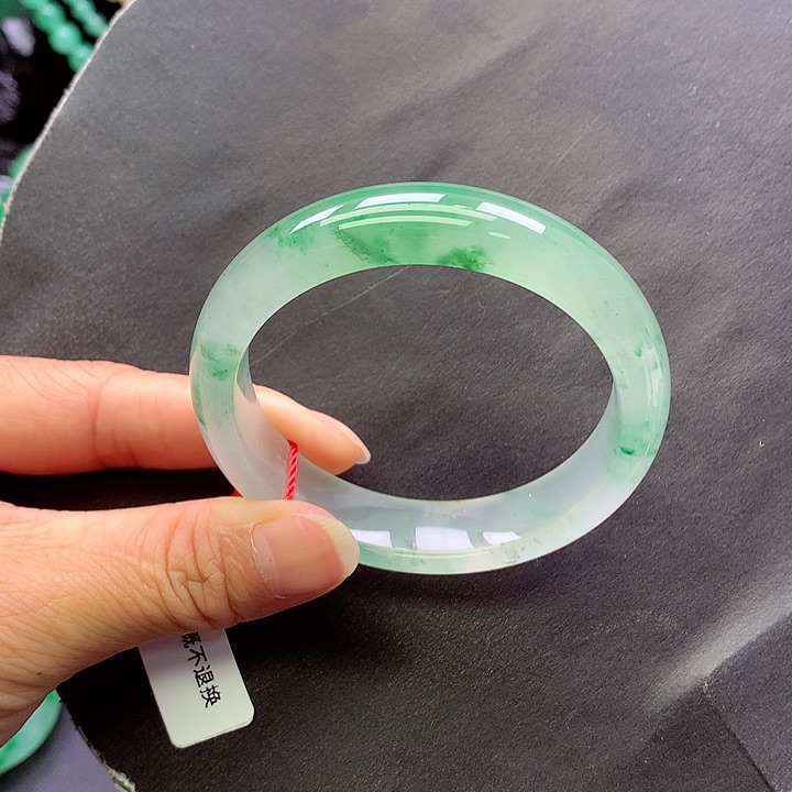 未镶嵌手镯石英质玉财****