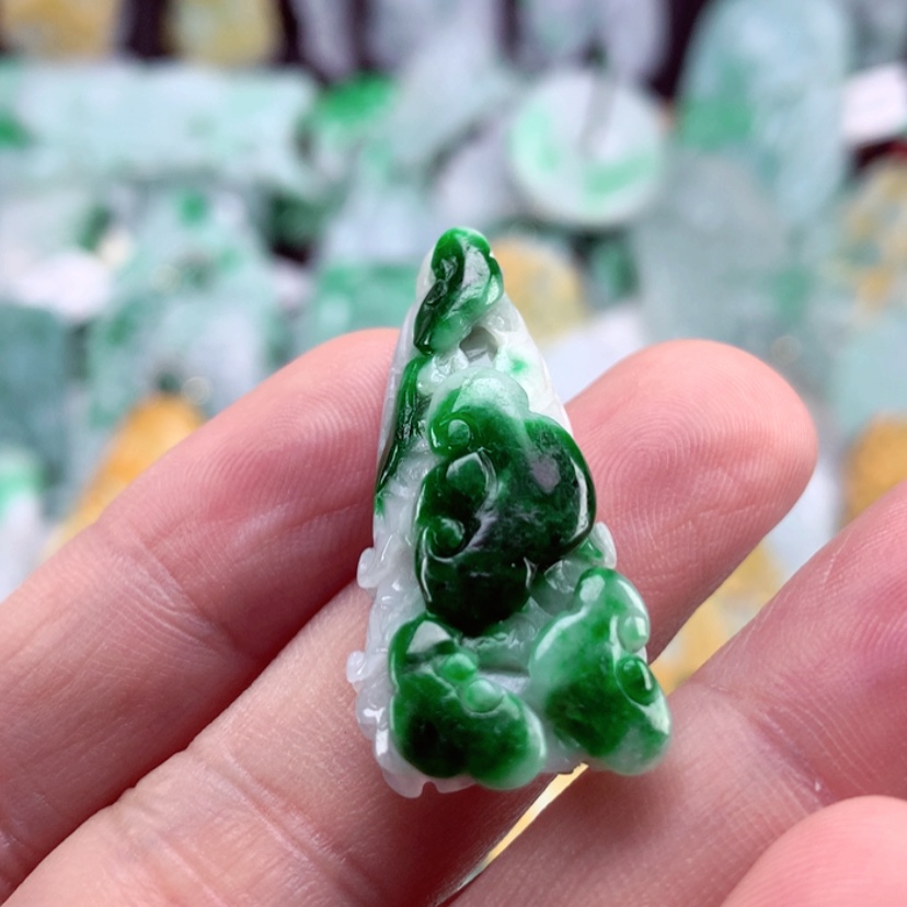 【闪购商品】翡翠吊坠(不含链)未镶嵌