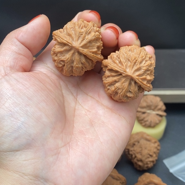 文玩核桃吊坠苹果园